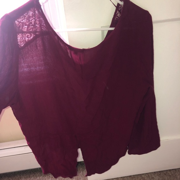 Red shirt - Picture 2 of 4